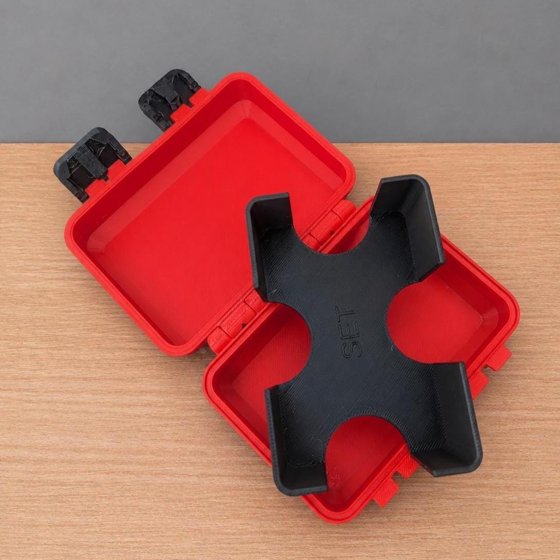 SET travel card holder by KcPrintWorks, front view